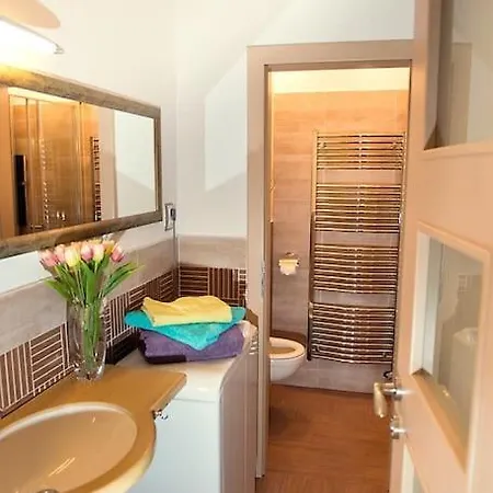 Appartamento Glamorous Jacuzzi Loft With Roof Terrace