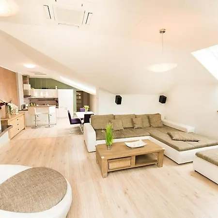 Glamorous Jacuzzi Loft With Roof Terrace Košice