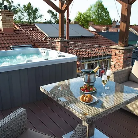Glamorous Jacuzzi Loft With Roof Terrace * Košice